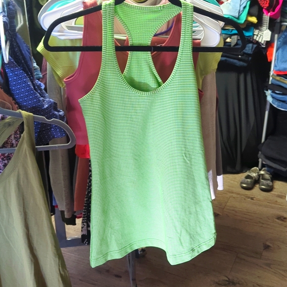 Lululemon lime checkered tank size 6 - Picture 1 of 3